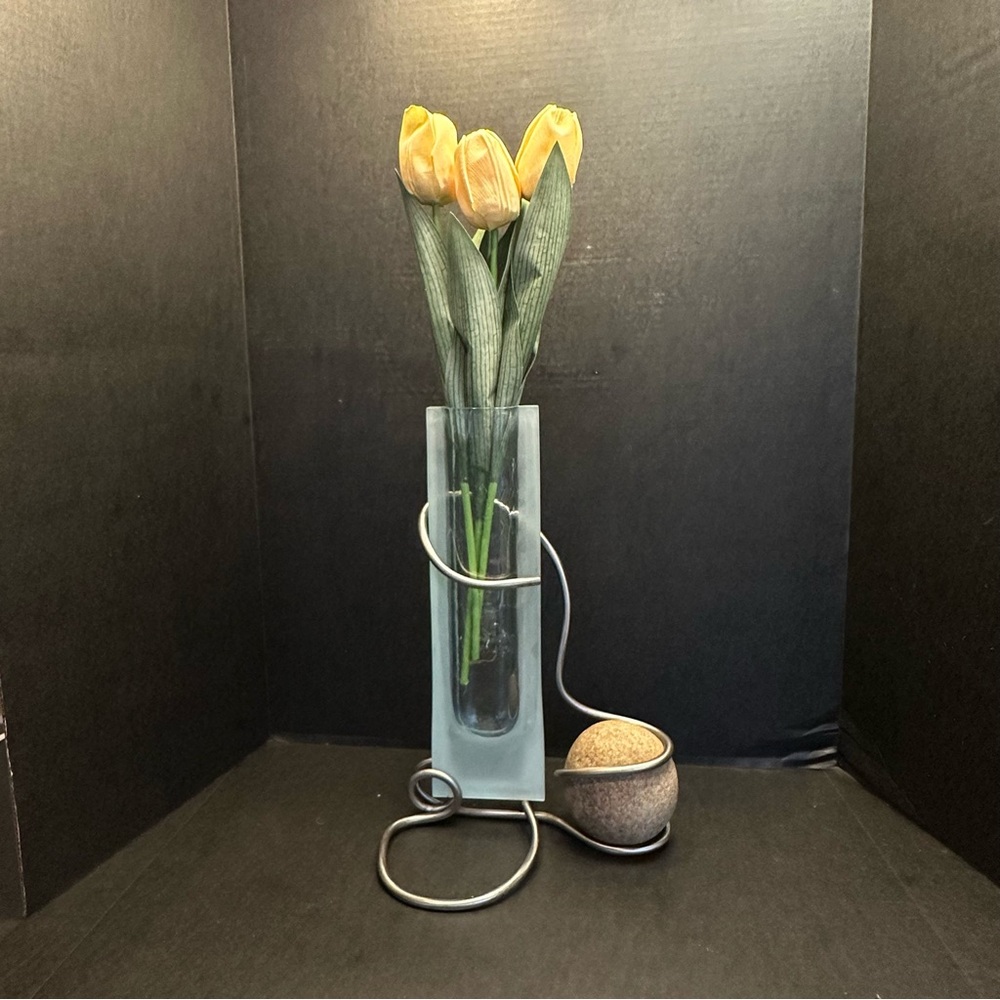 Vintage Metal Frame w/Removable Glass Vase possibly early Festa & Co Design 15"